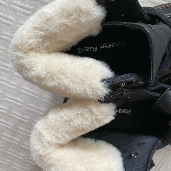 Dirty Laundry shearling black boots. - Picture 6 of 11